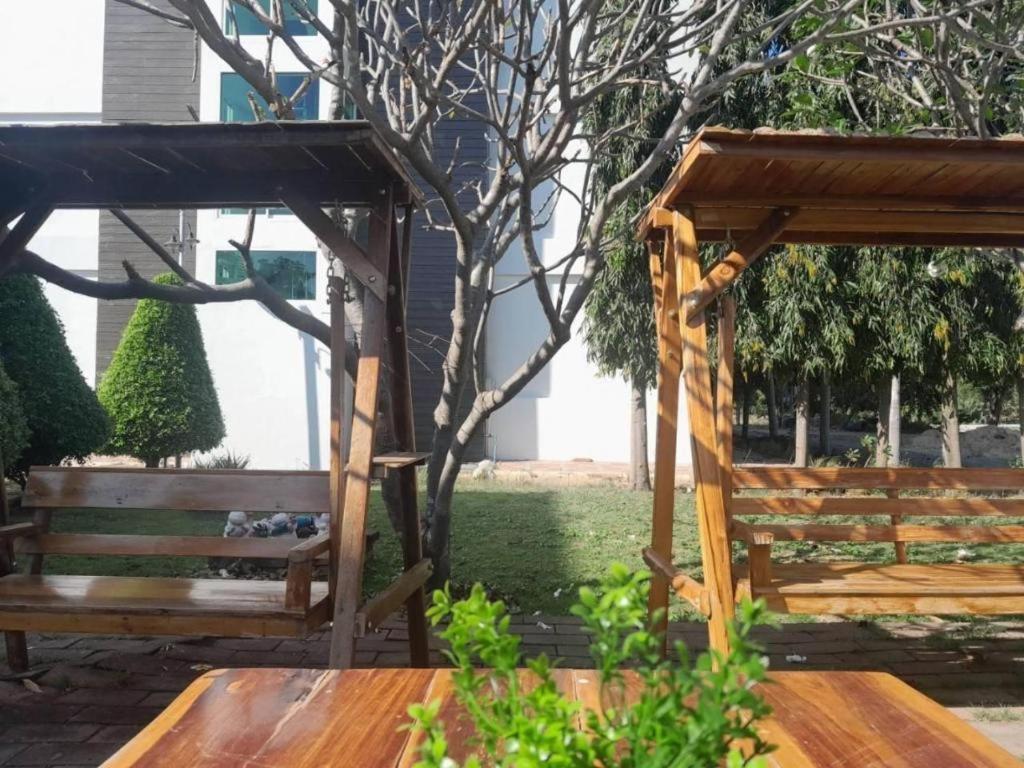 Creston Grand Hotel Suphan Buri Dış mekan fotoğraf