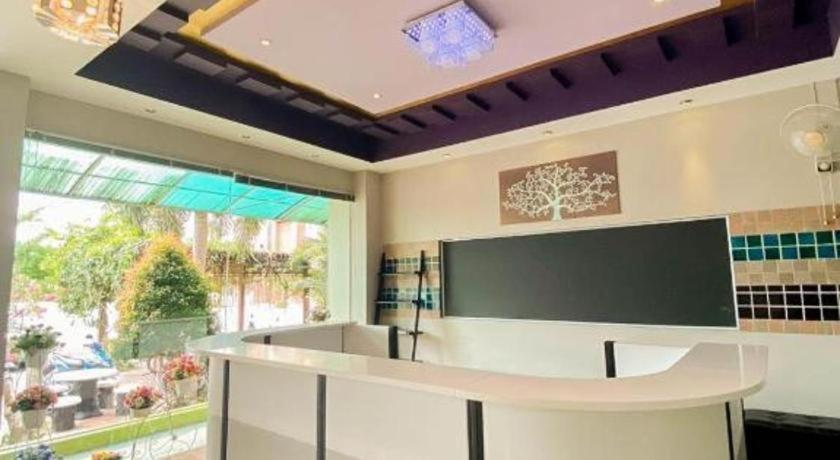 Creston Grand Hotel Suphan Buri Dış mekan fotoğraf