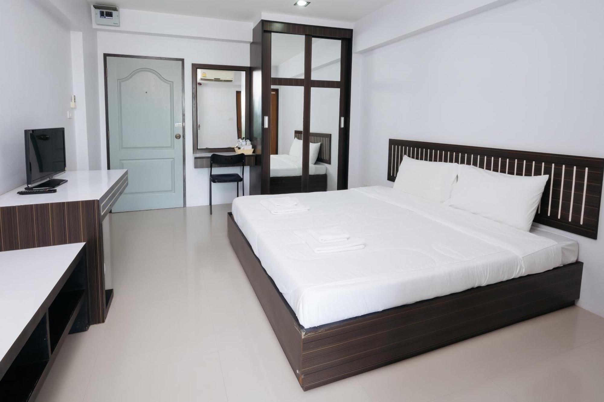Creston Grand Hotel Suphan Buri Dış mekan fotoğraf